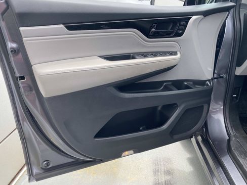 Used 2018 Honda Odyssey Elite image 17
