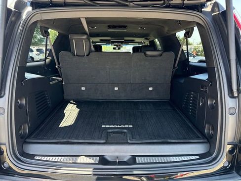 Used 2019 Cadillac Escalade ESV Platinum AWD/4WD image 13
