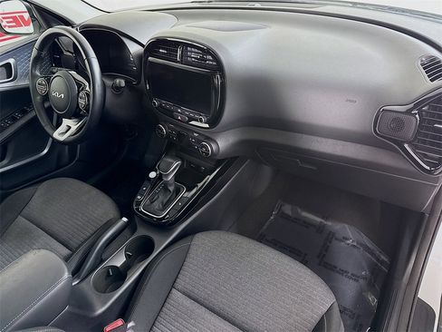 Used 2023 Kia Soul EX image 33