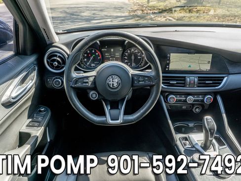 Used 2020 Alfa Romeo Giulia Sprint w/ Cold Weather Package AWD/4WD image 17