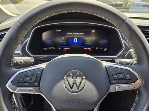 Used 2023 Volkswagen Tiguan SE image 22