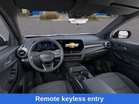 New 2026 Chevrolet Equinox LT w/ Convenience Package II AWD/4WD image 16