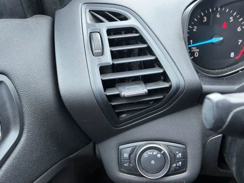 Used 2017 Ford Escape SE w/ Equipment Group 201A image 38