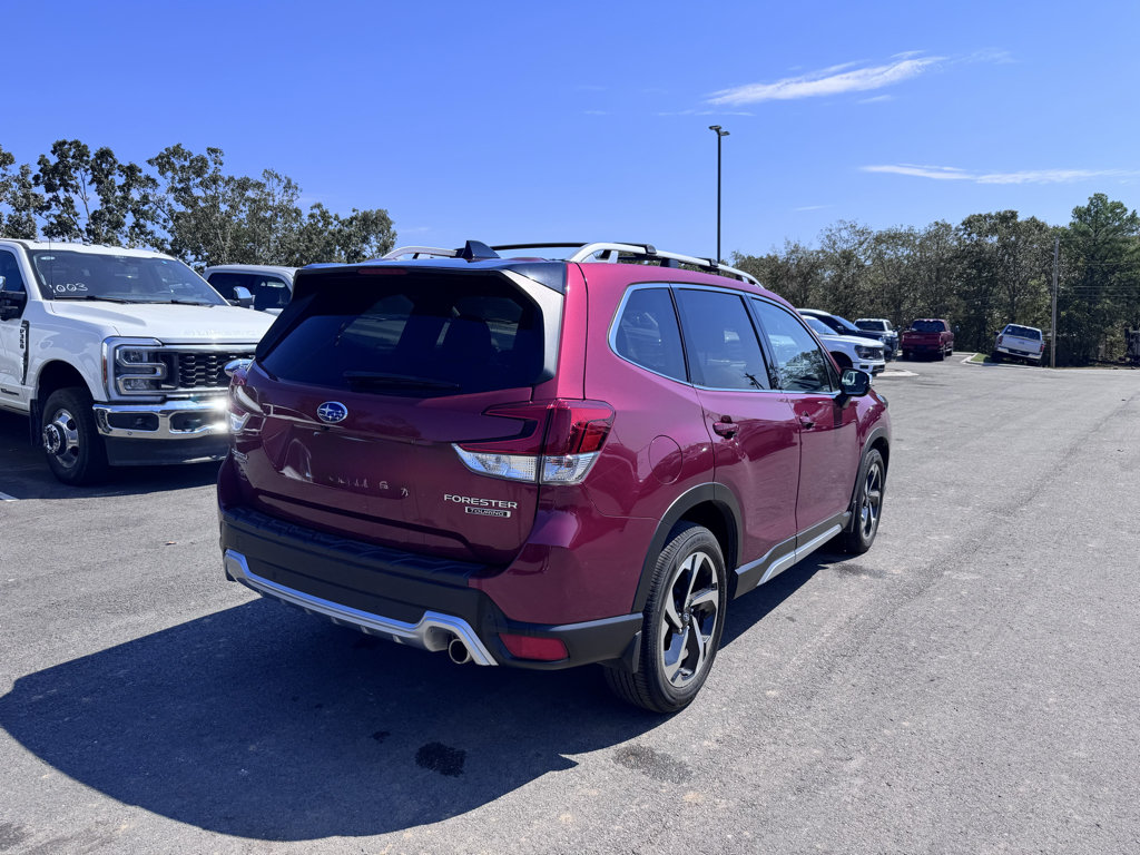 Used 2024 Subaru Forester Touring w/ POP Package 3 AWD/4WD image 5