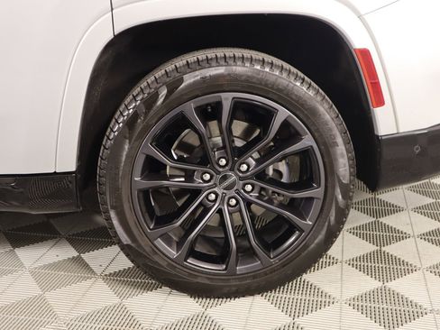 Used 2024 Jeep Grand Wagoneer Series II w/ Quick Order Packagew 28T AWD/4WD image 21