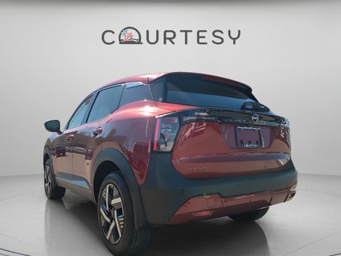 Certified 2025 Nissan Kicks SV FWD image 2