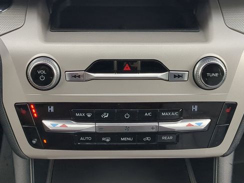 Used 2021 Ford Explorer XLT w/ Equipment Group 202A image 21