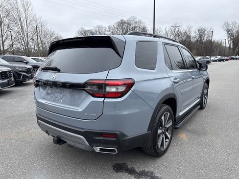 Used 2025 Honda Pilot Elite image 7