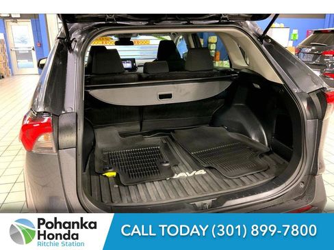 Used 2021 Toyota RAV4 LE image 27