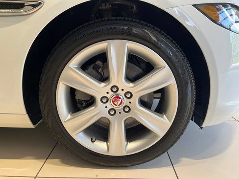 Used 2018 Jaguar XE Premium AWD/4WD image 13