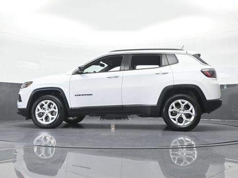 Used 2024 Jeep Compass Latitude AWD/4WD image 52