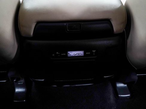 Used 2023 Nissan Armada SL w/ Captain's Chairs Package image 20