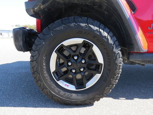 Used 2018 Jeep Wrangler Unlimited Rubicon image 13