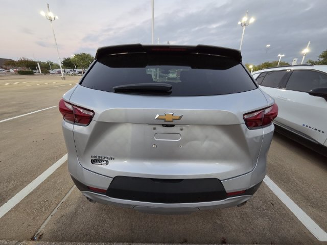 Used 2022 Chevrolet Blazer LT w/ Sound & Technology Package FWD image 4