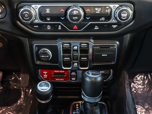 Used 2020 Jeep Gladiator Rubicon image 14