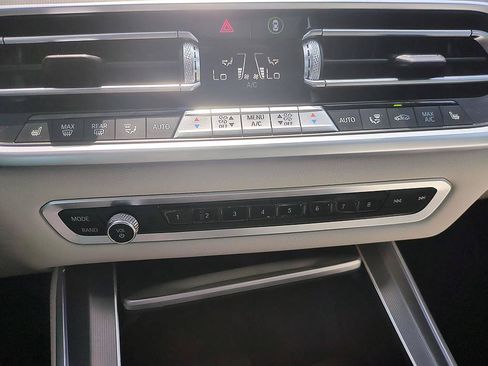Used 2022 BMW X5 xDrive45e AWD/4WD image 23