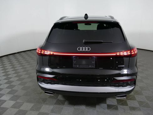 Used 2025 Audi Q5 Premium w/ Convenience Package AWD/4WD image 4