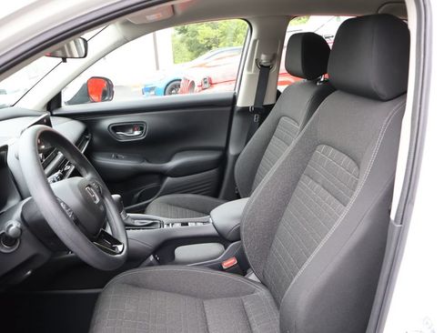 Used 2024 Honda HR-V LX image 11