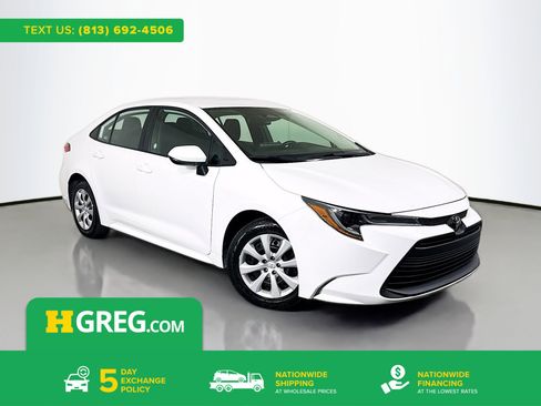 Used 2024 Toyota Corolla LE image 1