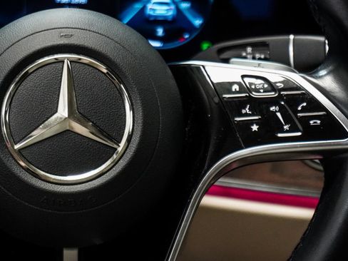 Used 2022 Mercedes-Benz E 350 4MATIC Sedan image 15