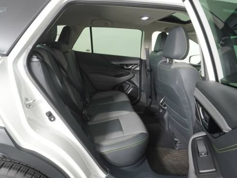 Certified 2025 Subaru Outback Onyx Edition AWD/4WD image 39