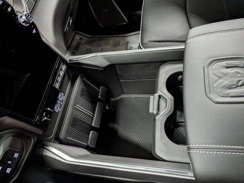 New 2026 RAM 3500 Laramie AWD/4WD image 17
