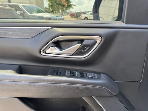 Used 2022 GMC Yukon XL SLT AWD/4WD image 11