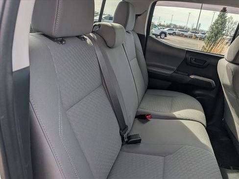 Used 2021 Toyota Tacoma SR5 AWD/4WD image 15