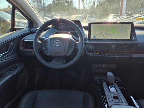 Used 2025 Toyota Prius Plug-In Hybrid image 8