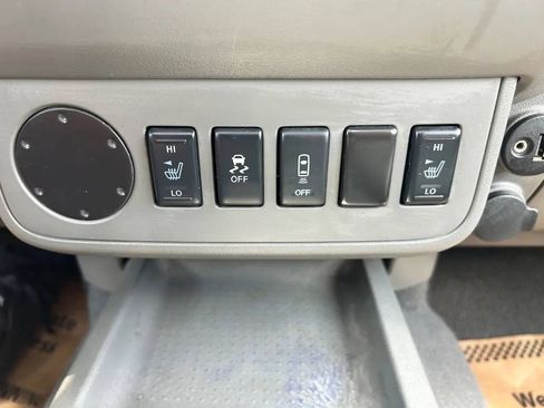 Used 2019 Nissan Frontier SL RWD image 22