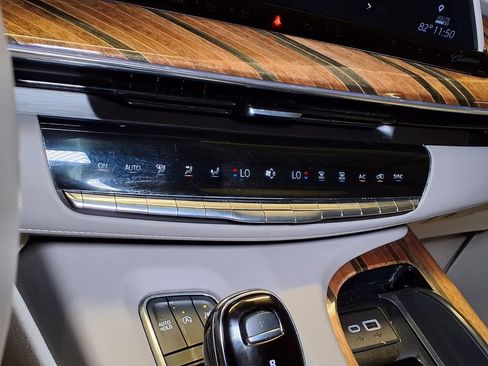 Certified 2023 Cadillac Escalade Sport Platinum w/ LPO, ONYX Package AWD/4WD image 5