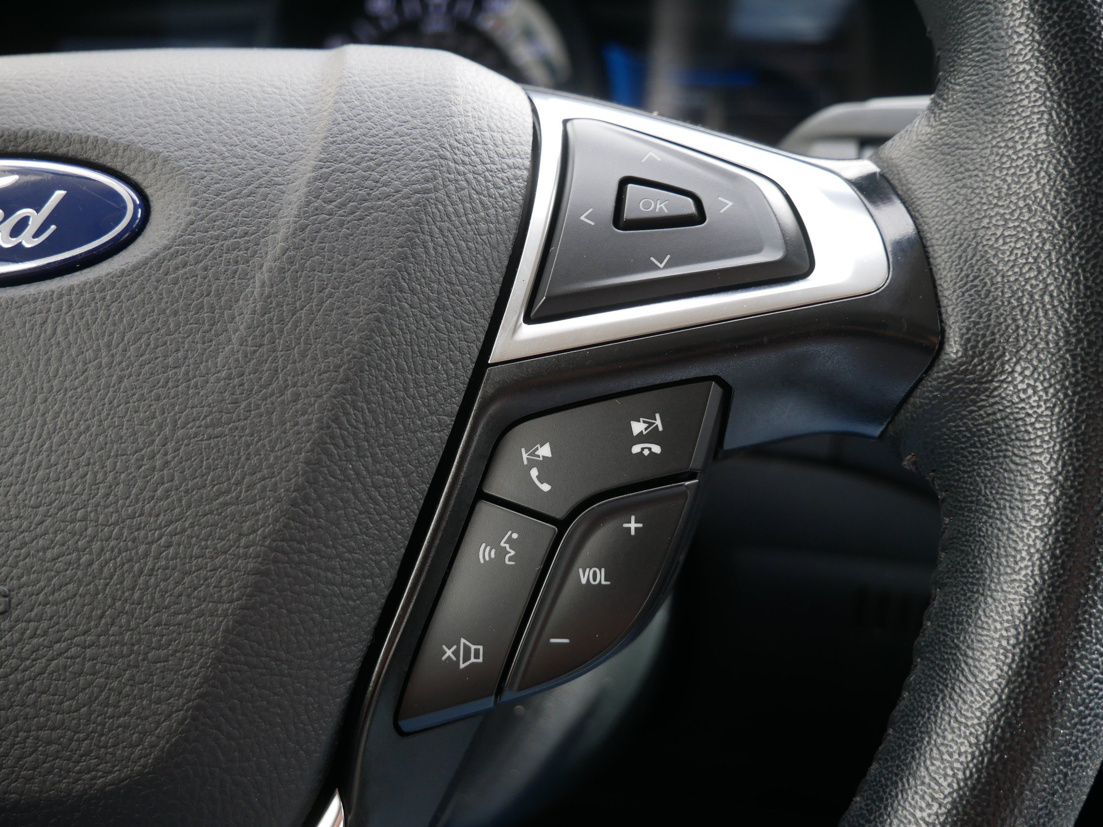 Used 2024 Ford Edge SEL AWD/4WD image 18