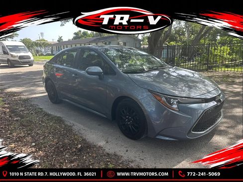 Used 2022 Toyota Corolla LE FWD image 3