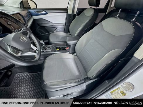 Used 2022 Volkswagen Taos SE FWD image 20