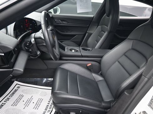 Used 2022 Porsche Taycan image 23