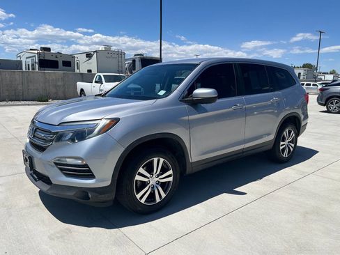 Used 2017 Honda Pilot EX image 8