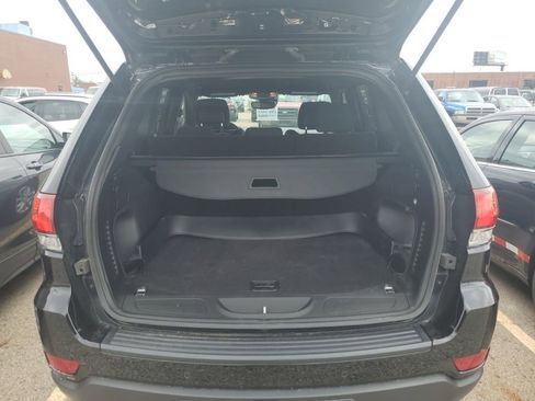 Used 2021 Jeep Grand Cherokee Laredo AWD/4WD image 8