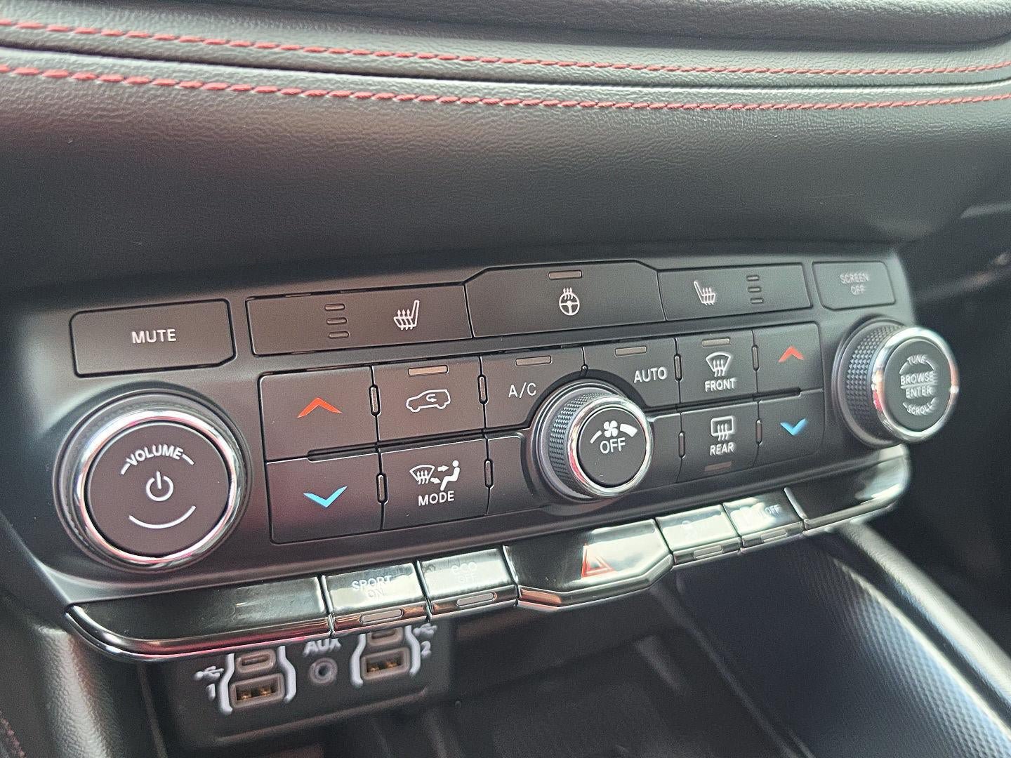Used 2022 Dodge Durango R/T w/ Blacktop Package AWD/4WD image 32