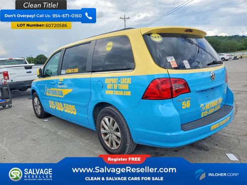 Used 2013 Volkswagen Routan SE FWD image 3