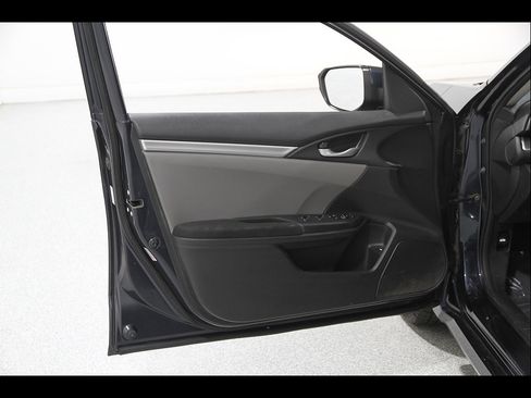 Used 2019 Honda Civic LX image 4