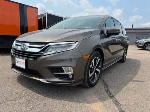 Used 2018 Honda Odyssey Elite image 3