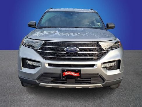Used 2020 Ford Explorer XLT w/ Equipment Group 202A AWD/4WD image 2