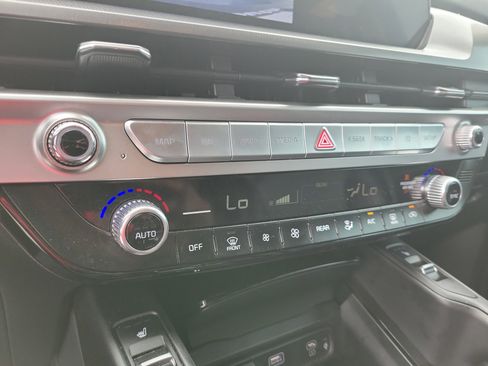 Used 2024 Kia Telluride S FWD image 28