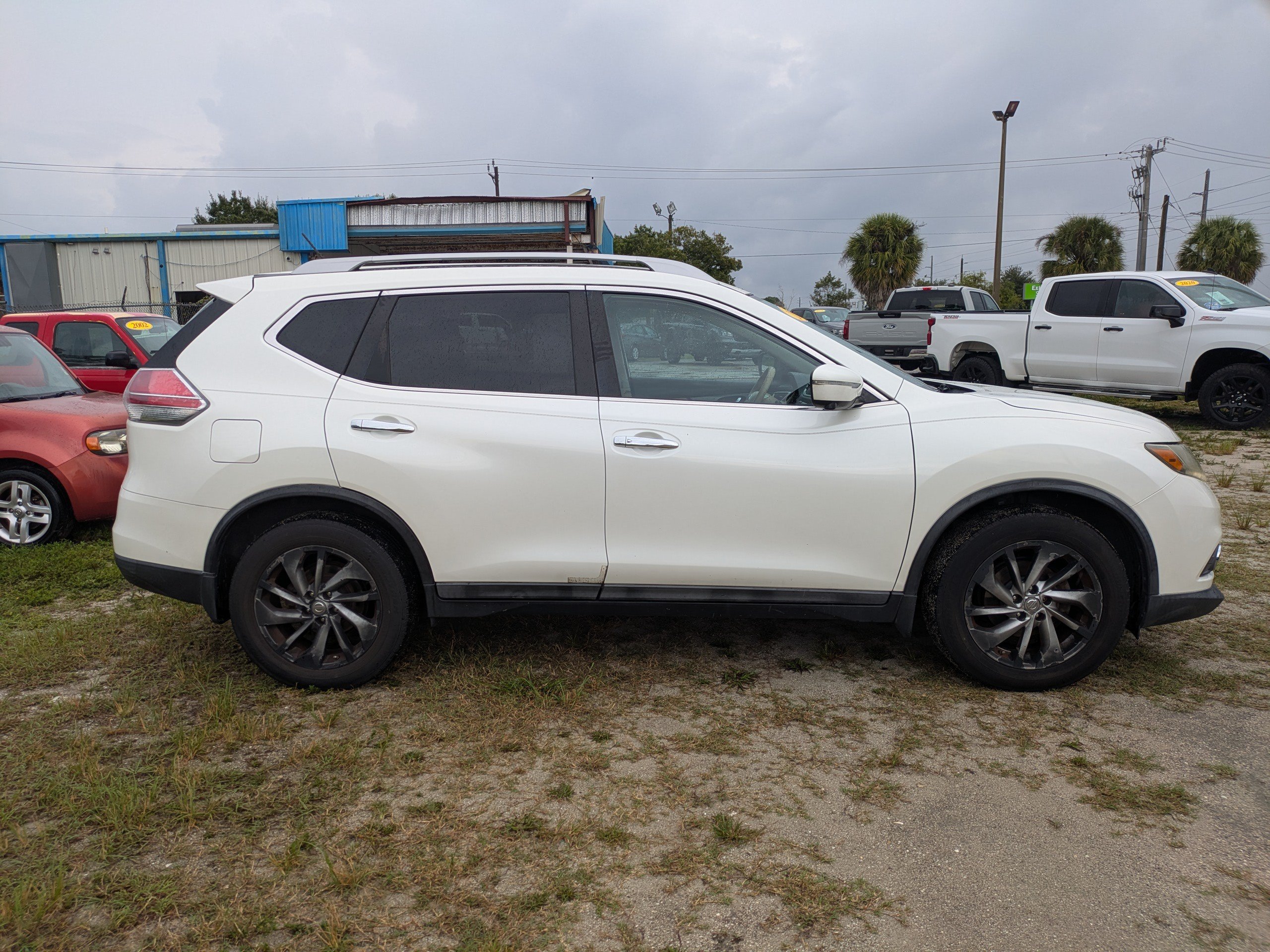 Used 2015 Nissan Rogue SL w/ SL Premium Package FWD image 3
