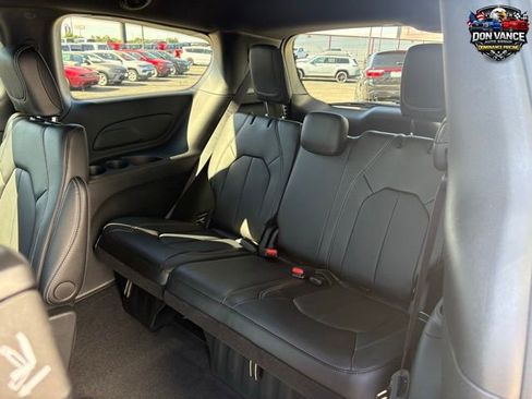 New 2026 Chrysler Pacifica Select image 22