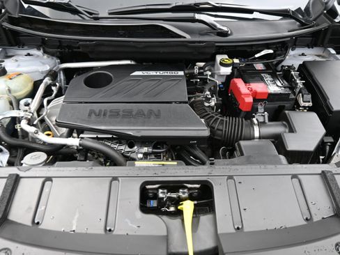 Used 2025 Nissan Rogue SV AWD/4WD image 19