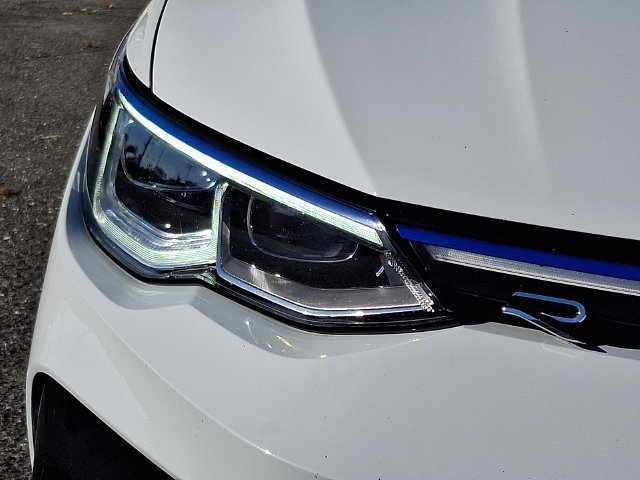 Used 2024 Volkswagen Golf R AWD/4WD image 9