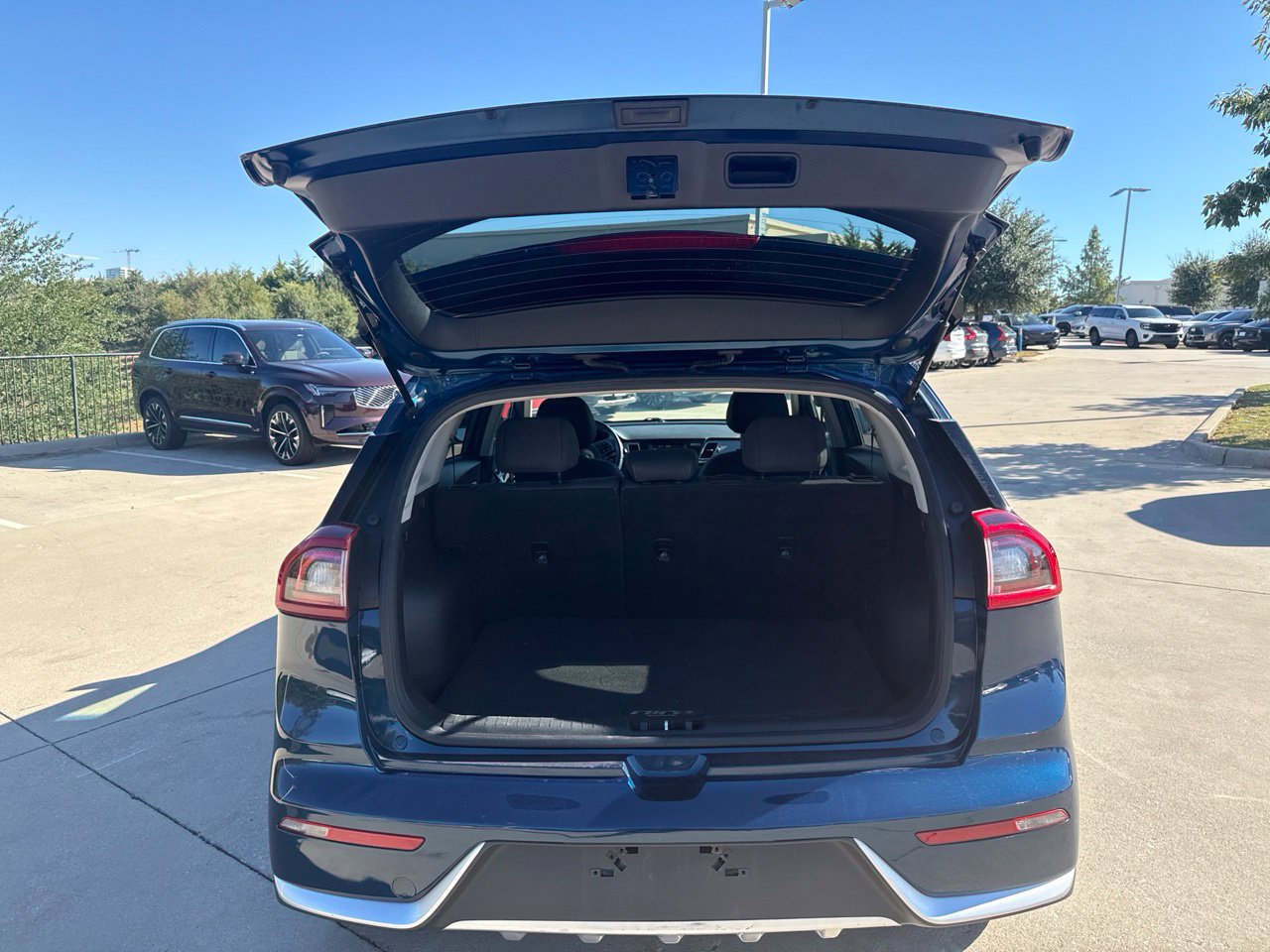 Used 2019 Kia Niro LX FWD image 11