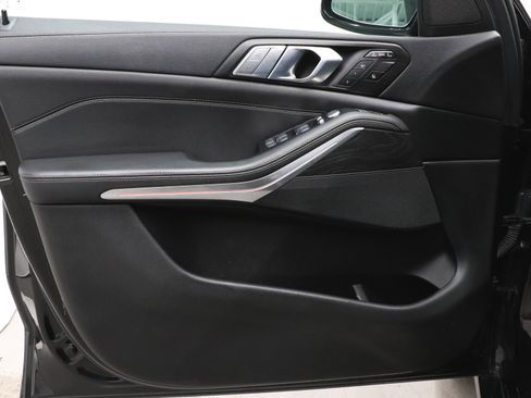 Used 2022 BMW X7 xDrive40i w/ Premium Package image 12