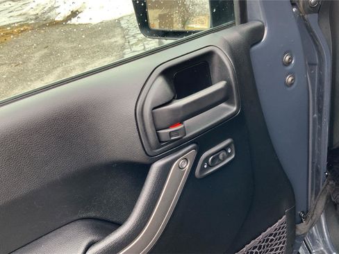 Used 2018 Jeep Wrangler Unlimited Sport S image 20